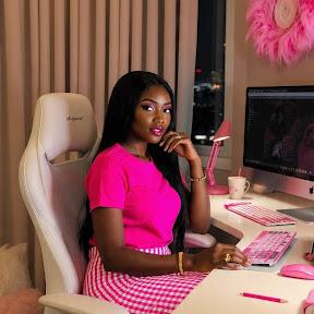 Founder of Mimi Enterprise working at her desk